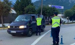 Muğla’da Jandarma trafik denetimlerinde 45 sürücünün ehliyeti geri alındı