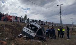 BARİYERLERİ AŞAN ARAÇ ŞARAMPOLE UÇTU: 1 ÖLÜ, 4 YARALI
