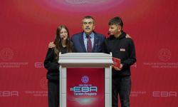 Yeni EBA tanıtıldı! 6 milyon kullanıcıya yapay zekâ desteği
