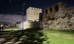 Zeytinburnu’nda surların önünde erkek cesedi bulundu