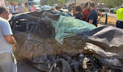 Kadın sürücü olay yerinde hayatını kaybetti
