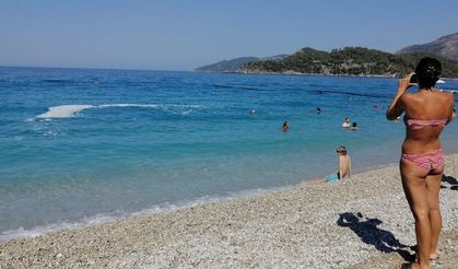 Ölüdeniz'de köpüklü kirlilik tedirgin etti