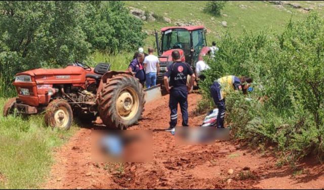 Traktörün devrildiği kazada biri çocuk 2 kişi hayatını kaybetti
