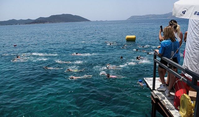 Kaş-Mais yüzme yarışı: “Dostluğa Kulaçlıyoruz”