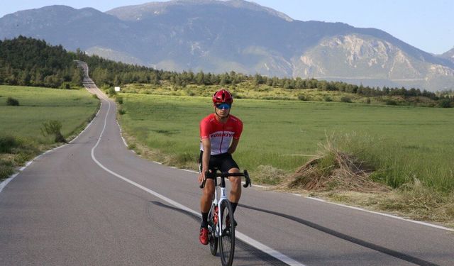 Para milli sporcu uluslararası başarı için pedal çeviriyor