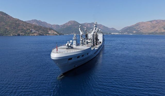TCG Derya, Denizkurdu Tatbikatı'nda lojistik gücünü sergiliyor