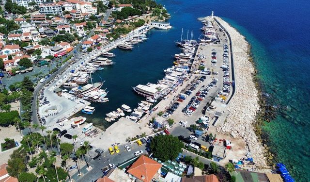 3 turizm teknesine "Mavi Bayrak" verildi
