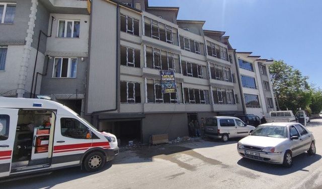 İnşaattan düşen işçi yaralandı