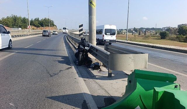 Otomobil ile motosiklet çarpıştı:2 kişi yaralandı