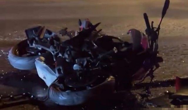 Minibüs ile çarpışan motosikletin Rus sürücüsü hayatını kaybetti