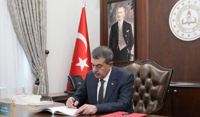 Bakan Tekin açıkladı: Cuma günü okullar tatil