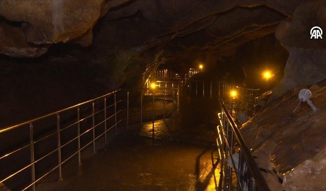 Ballıca Mağarası, yaz sıcağında serinliği ile turistlerin de ilgisini çekiyor