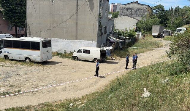 Mahalledeki kokuyu kanalizasyon zannettiler ceset çıktı
