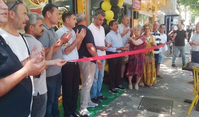 Nefis İstanbul Börekçisi Fethiye’de dualarla açıldı
