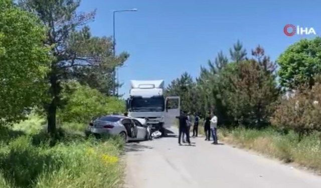 Kazada hurdaya dönen otomobilin sürücüsü hastanede hayatını kaybetti