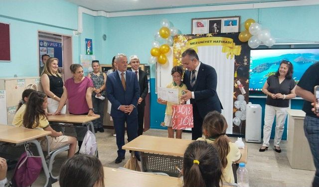 Fethiye’de 31 bin 972 öğrenci karne alarak yaz tatiline girdi