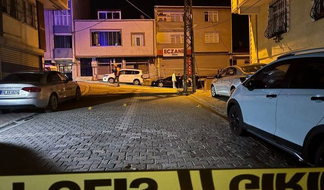 İki grup arasında silahlı çatışma kamerada