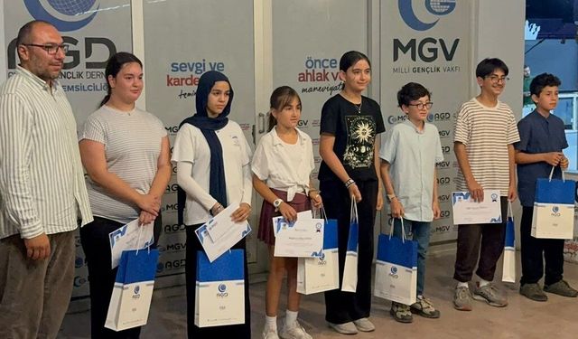 Fethiyeli gençler Siyer-i Nebi yarışmasında ödüllendirildi