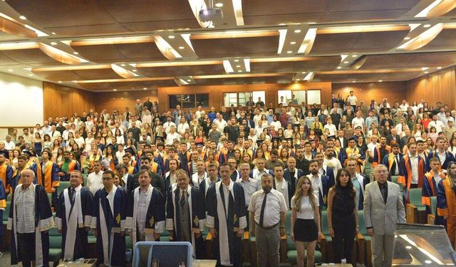 Teknoloji Fakültesi mezunlarını uğurladı