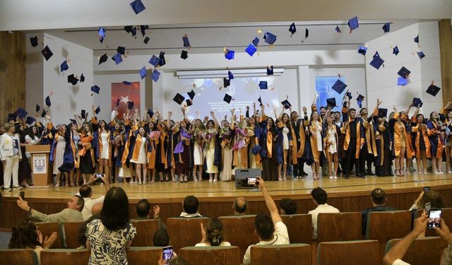 Yatağan MYO’nda mezuniyet sevinci