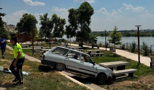 Otomobil millet bahçesine uçtu: 1 yaralı