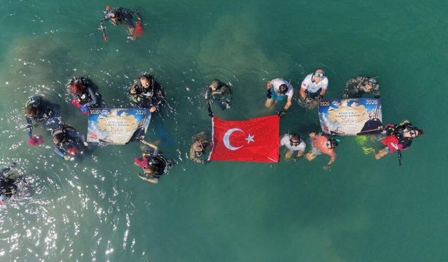 Deniz dibi temizliğinde 370 kilogram atık çıkarıldı
