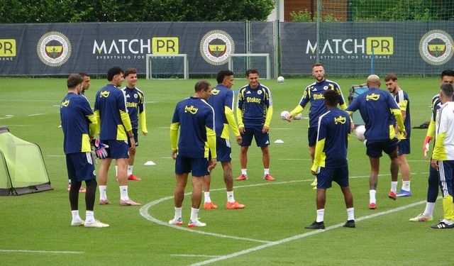 Fenerbahçe, Avusturya'da günü çift antrenmanla tamamladı