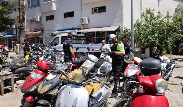 Marmaris'te görüntü kirliliğine karşı harekete geçildi