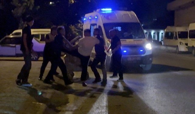 Çocuklar arasında bıçaklı kavga: Aileler birbirine girdi