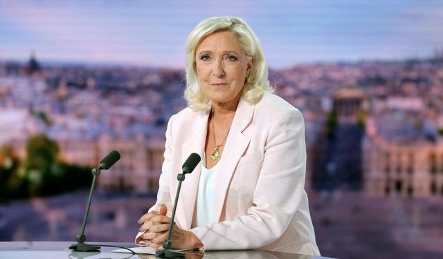 Le Pen, cumhurbaşkanlığı adaylığını duyurdu
