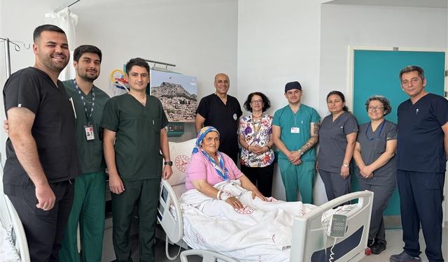 Muğla'da bir ilk: 4 santimetrelik böbrek taşı tek seansta temizlendi