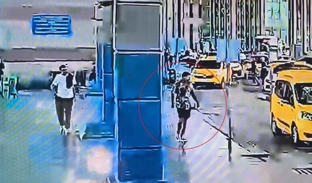 Çuvala gizlediği bıçağı alıp 2 güvenlik görevlisini yaraladı