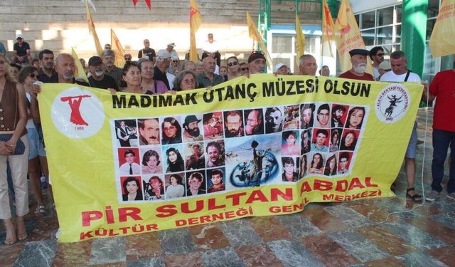 “33 yıl önce katledilen 33 canımızı unutmayacağız, unutturmayacağız”