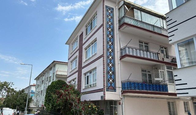 Babasını bıçakladı, kurşunların hedefi oldu
