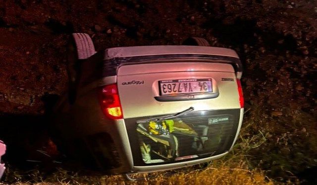 Takla atan otomobildeki 2 kişi yaralandı