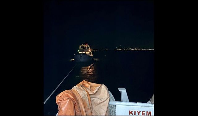 Fethiye açıklarında sürüklenen teknedeki 9 kişi kurtarıldı