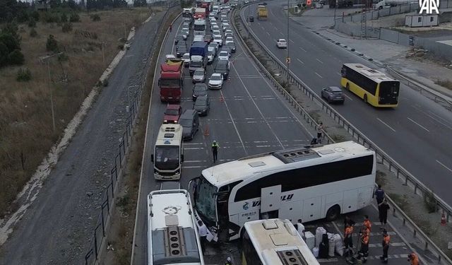 İETT otobüsü ve yolcu otobüsü çarpıştı: 4 yaralı