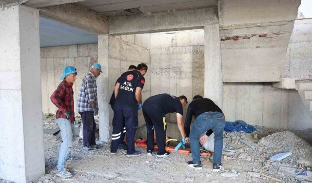 İnşaatta asansör boşluğuna düşen mühendis ağır yaralandı