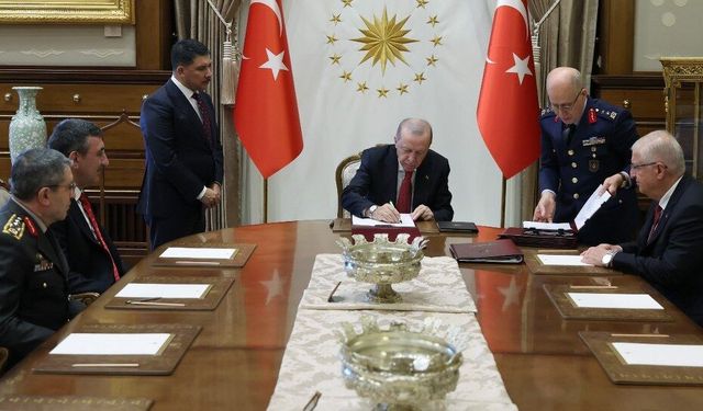Cumhurbaşkanı Erdoğan YAŞ kararlarını imzaladı