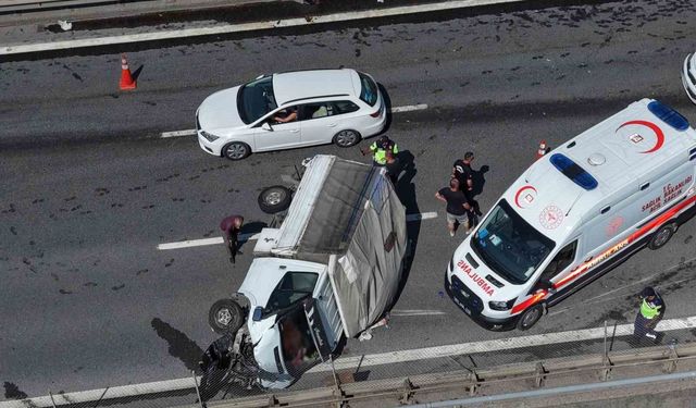 2 tır ve 1 kamyonetin karıştığı kazada 1 kişi yaralandı