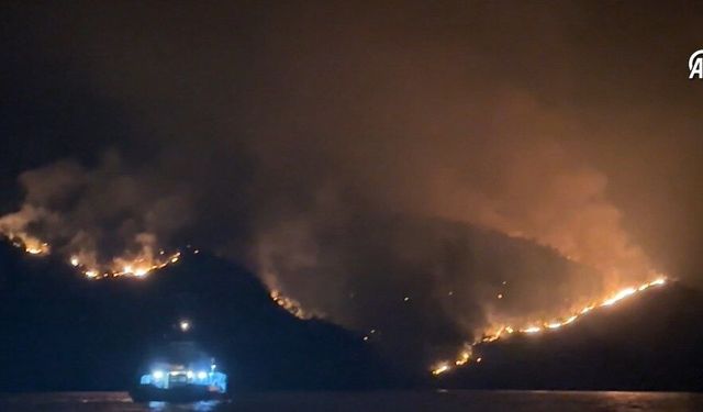 Marmaris’te yangının enerjisi düşürüldü