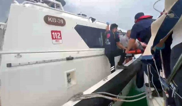 Marmaris ve Fethiye’de teknelerde yaralanan 2 kişiye tıbbi tahliye