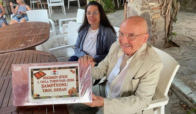 Kanun ustası Erol Deran, Bodrum’da “tavla şampiyonu” oldu