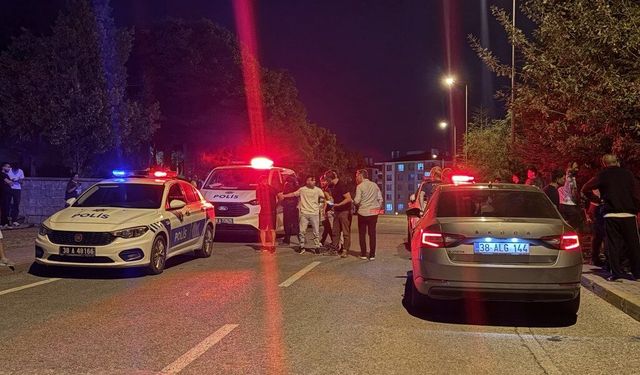 Parkta çocuklar arasında bıçaklı kavga: 1’i ağır 3 yaralı