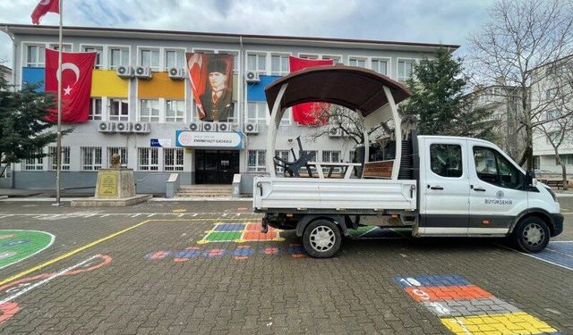 Kamu kurum ve kuruluşlarına Muğla Büyükşehir’den peyzaj desteği