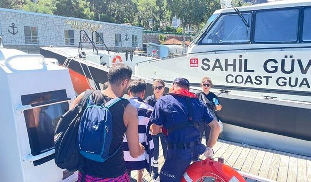 Fethiye'de 2 vatandaşa denizden tıbbi tahliye gerçekleştirildi