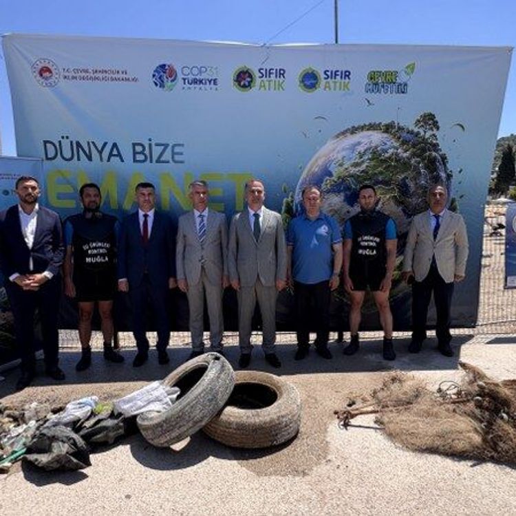 Bodrum'da hayalet ağ ve deniz temizliği yapıldı
