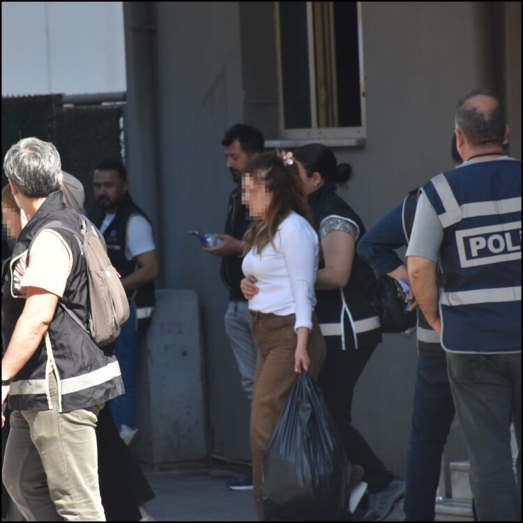 Ege Üniversitesi'ndeki yolsuzluk operasyonunda 41 şüpheli adliyede
