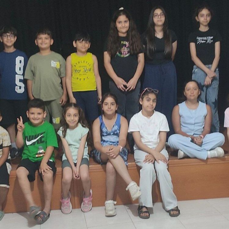 Çocuklar sahnede iyileşiyor: Hatay'da umut veren proje