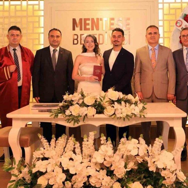 Vali Akbıyık şehit yakınının nikâhında şahitlik yaptı